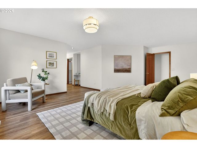 15060 Se DIAMOND Dr, Clackamas, OR 97015