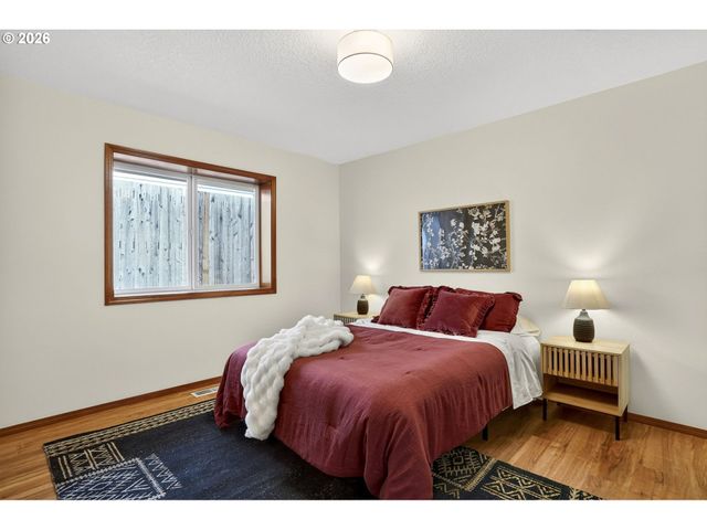 15060 Se DIAMOND Dr, Clackamas, OR 97015