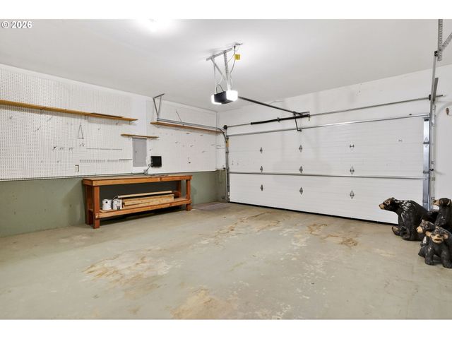 15060 Se DIAMOND Dr, Clackamas, OR 97015