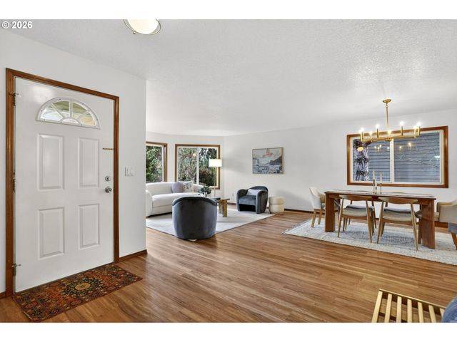 15060 Se DIAMOND Dr, Clackamas, OR 97015