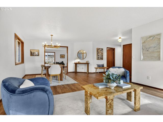 15060 Se DIAMOND Dr, Clackamas, OR 97015