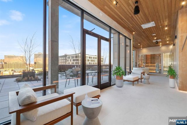 65 Mcwhorter 401, Newark, NJ 07105