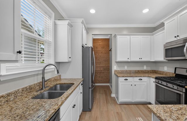 578 Crossland Drive, Moncks Corner, SC 29461