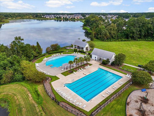 578 Crossland Drive, Moncks Corner, SC 29461