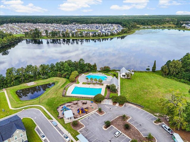 578 Crossland Drive, Moncks Corner, SC 29461