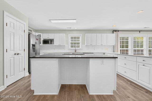 4461 Sweetbay Drive SE, Southport, NC 28461