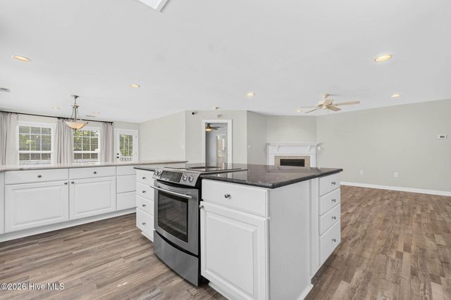4461 Sweetbay Drive SE, Southport, NC 28461