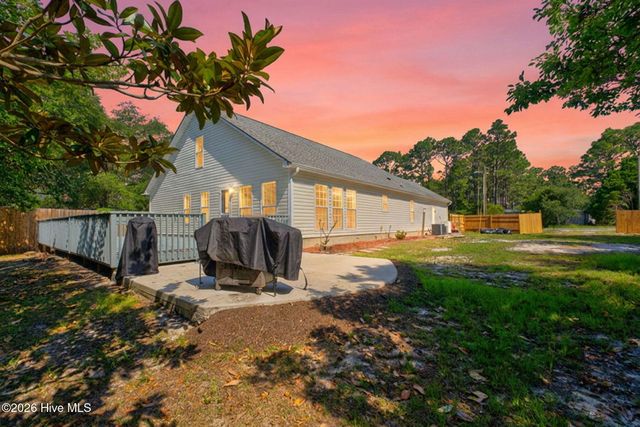 4461 Sweetbay Drive SE, Southport, NC 28461