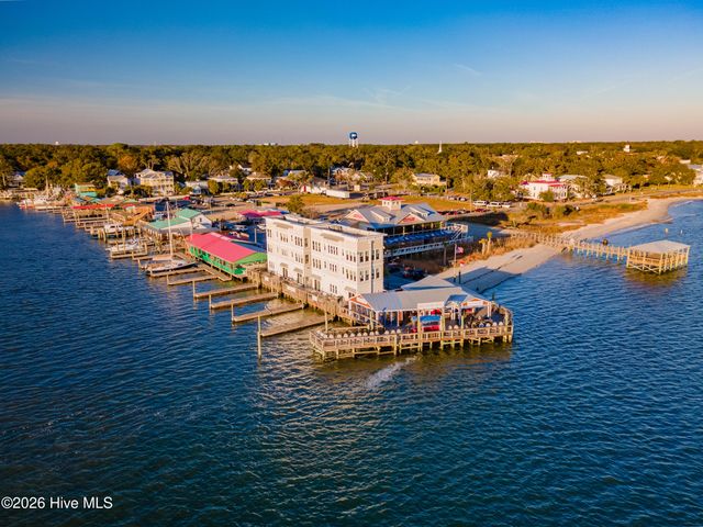 4461 Sweetbay Drive SE, Southport, NC 28461