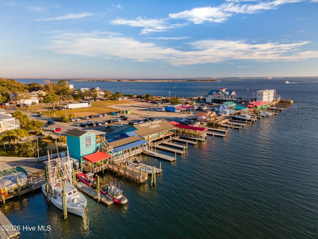 4461 Sweetbay Drive SE, Southport, NC 28461
