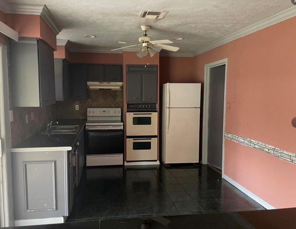 10751 Corona Lane, Houston, TX 77072