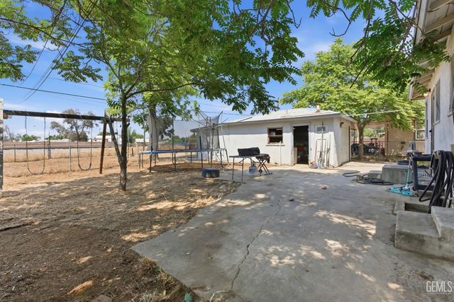 1320 Castaic Avenue, Bakersfield, CA 93308