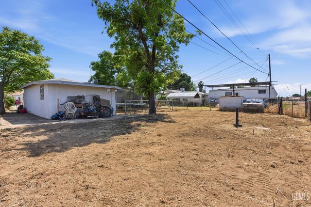 1320 Castaic Avenue, Bakersfield, CA 93308