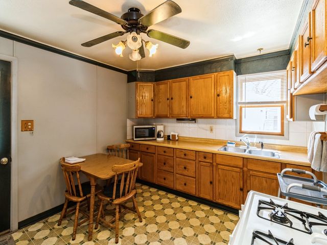 924 Frazier Avenue, Des Moines, IA 50315