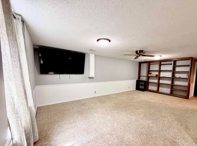 142 Champion St, Haysville, KS 67060