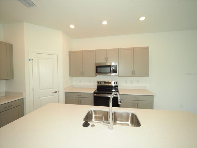 5872 BISCOTTI STREET, Nokomis, FL 34275