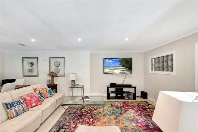 537 E Causeway Boulevard, Vero Beach, FL 32963
