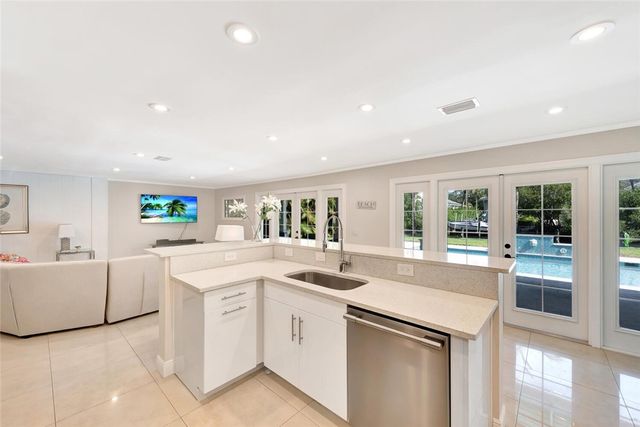 537 E Causeway Boulevard, Vero Beach, FL 32963