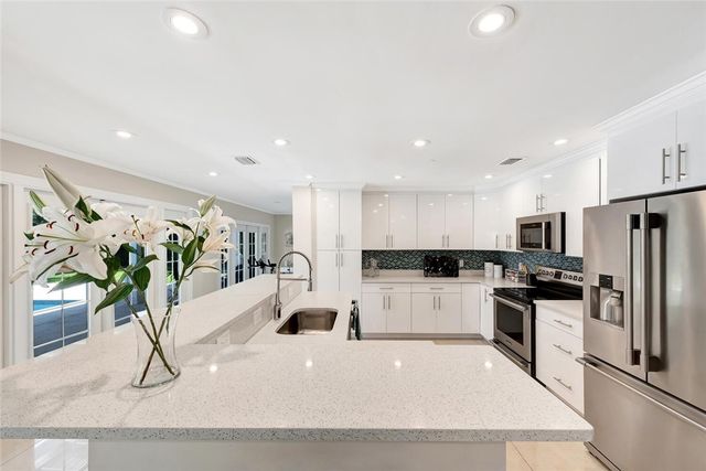 537 E Causeway Boulevard, Vero Beach, FL 32963