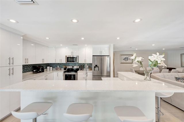 537 E Causeway Boulevard, Vero Beach, FL 32963