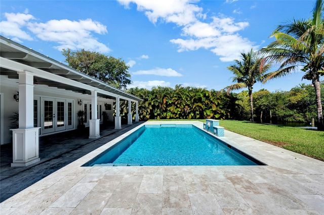 537 E Causeway Boulevard, Vero Beach, FL 32963