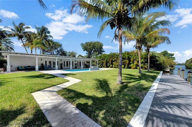 537 E Causeway Boulevard, Vero Beach, FL 32963