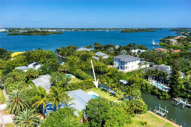 537 E Causeway Boulevard, Vero Beach, FL 32963