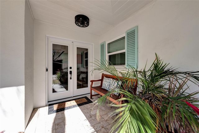 537 E Causeway Boulevard, Vero Beach, FL 32963