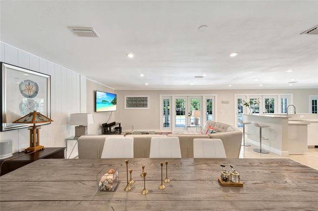 537 E Causeway Boulevard, Vero Beach, FL 32963