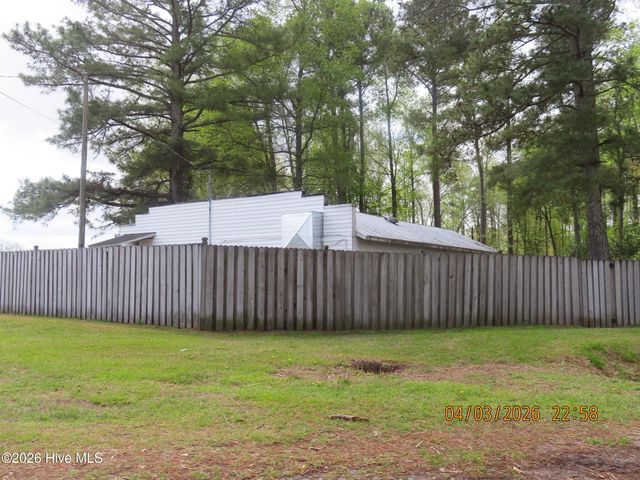 401 British Road, Kinston, NC 28501
