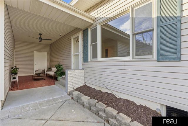 12216 Bel Drive, Omaha, NE 68144