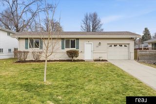 12216 Bel Drive, Omaha, NE 68144