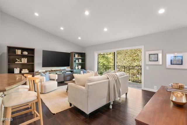 1544 La Loma Road, Pasadena, CA 91105