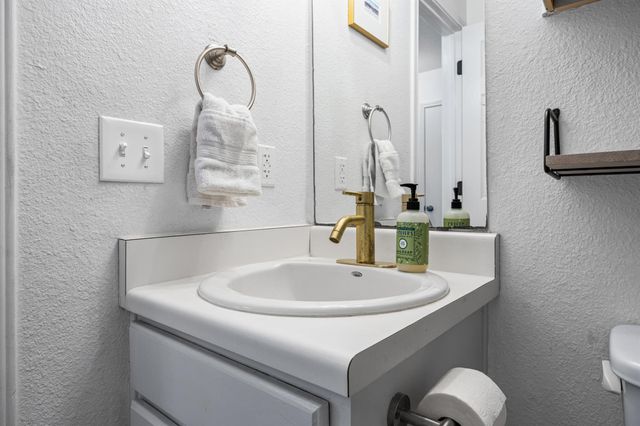 6809 Sabrina DR, Austin, TX 78747