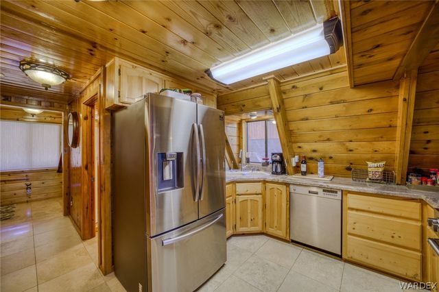 6470 E Crumb Road, Kingman, AZ 86401