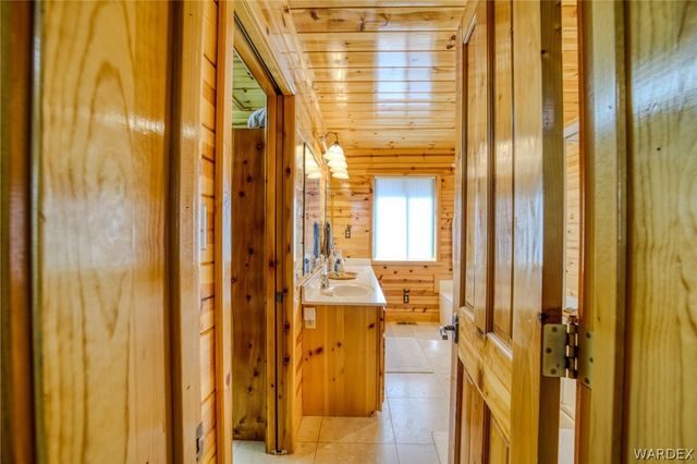 6470 E Crumb Road, Kingman, AZ 86401