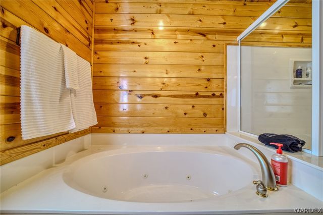 6470 E Crumb Road, Kingman, AZ 86401