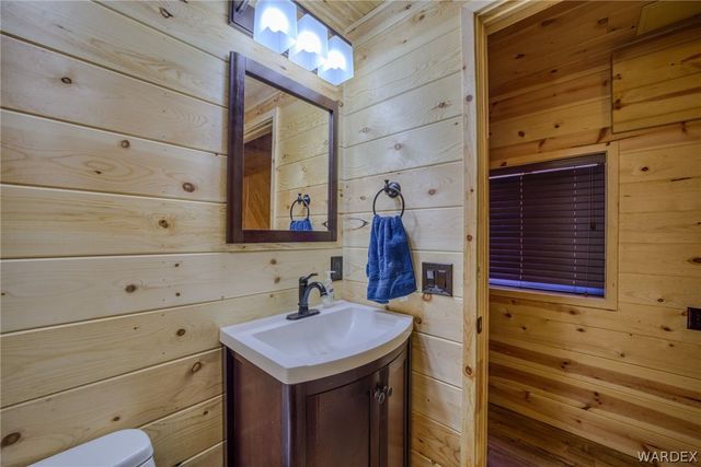 6470 E Crumb Road, Kingman, AZ 86401