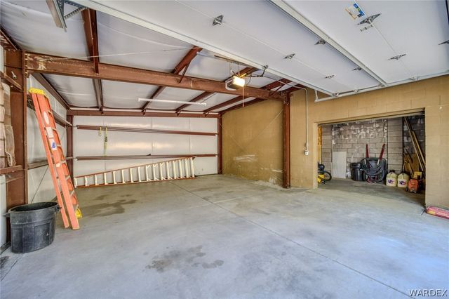 6470 E Crumb Road, Kingman, AZ 86401