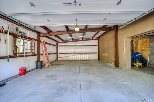 6470 E Crumb Road, Kingman, AZ 86401