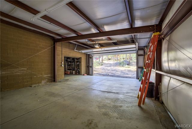 6470 E Crumb Road, Kingman, AZ 86401