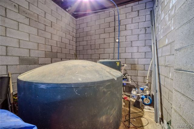 6470 E Crumb Road, Kingman, AZ 86401