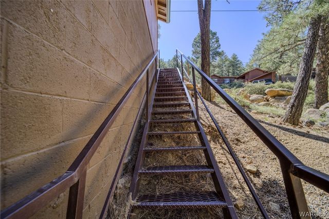 6470 E Crumb Road, Kingman, AZ 86401