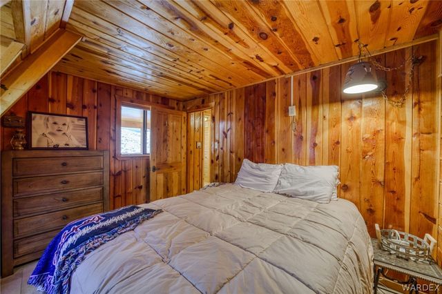 6470 E Crumb Road, Kingman, AZ 86401