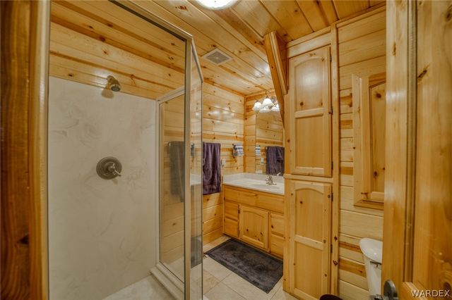 6470 E Crumb Road, Kingman, AZ 86401