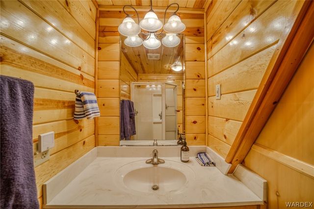 6470 E Crumb Road, Kingman, AZ 86401