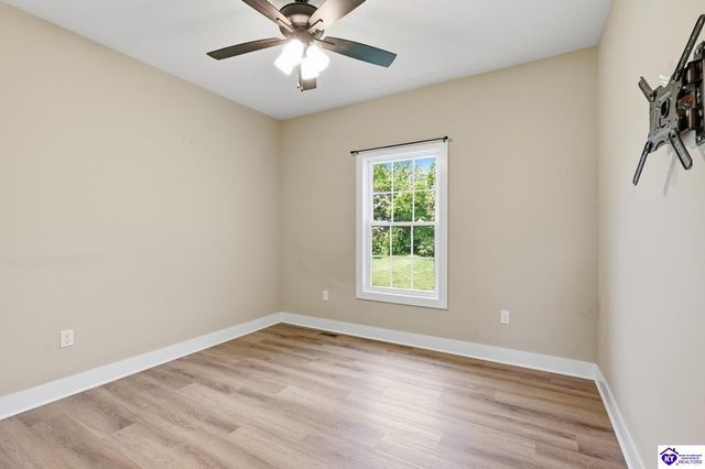 305 Summit Creek Drive, Elizabethtown, KY 42701