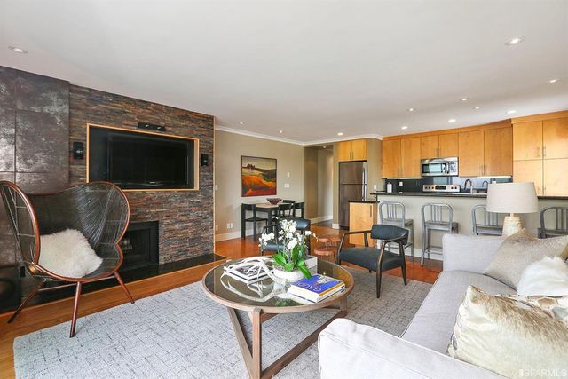 77 Grand View Avenue 301, San Francisco, CA 94114