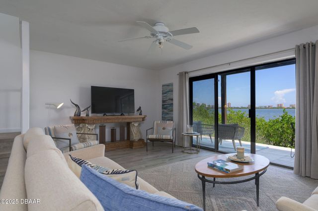 3333 S Ridgewood Ave Apt 9, Port Orange, FL 32129