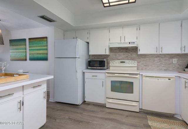 3333 S Ridgewood Ave Apt 9, Port Orange, FL 32129